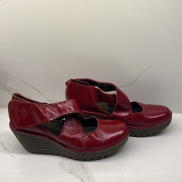 FLY London Crossover Mary Jane Wedge RED Portugal Adjustable Womens Size - Picture 2 of 12